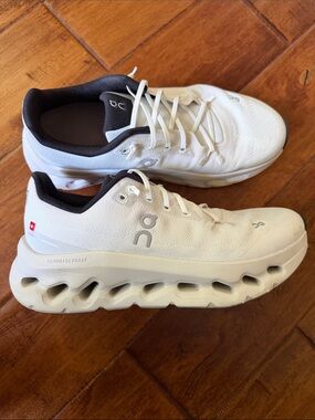 On Running Cloudswift Athletic Shoes - White with Black Trim